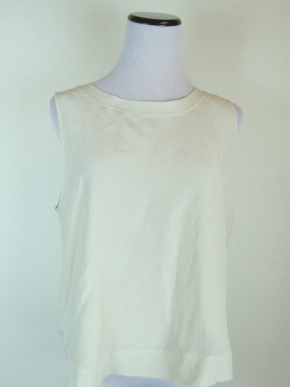Eileen Fisher ivory silk button sleeveless top M